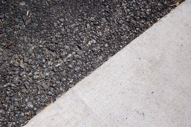 Concrete vs. asphalt driveway