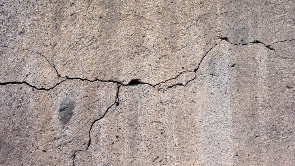 cracked concrete driveway